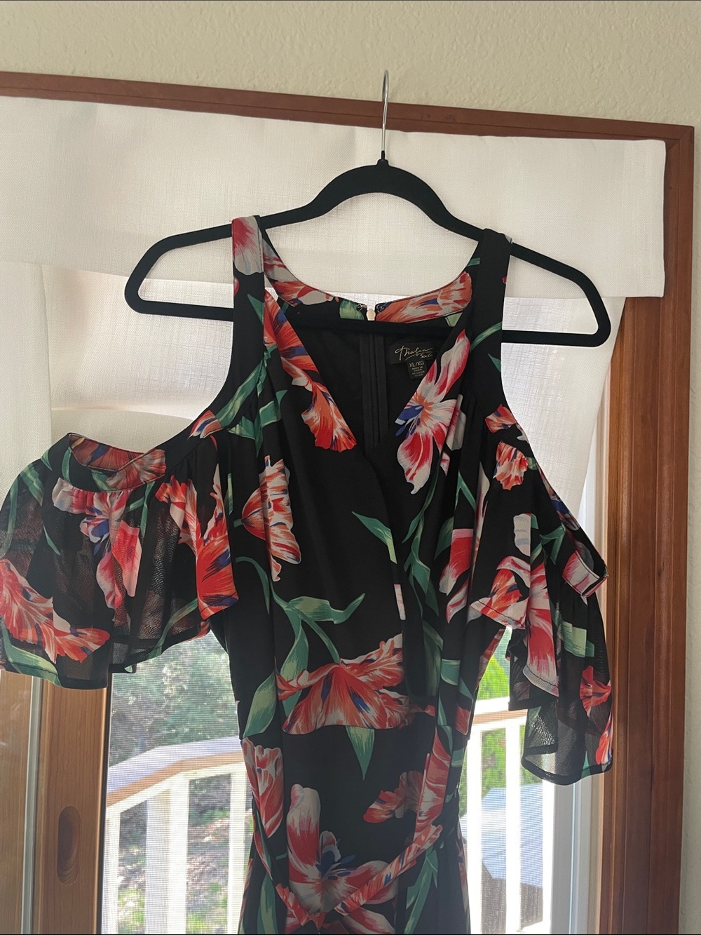 Thalia Sodi Black Floral Cold-Shoulder Maxi Dress with Coral and Green Print